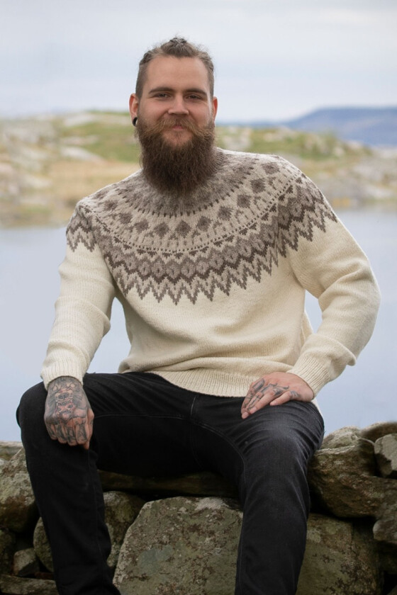 Kraft naturhvit strikkegenser med rundfelling - Viking 2127-6D