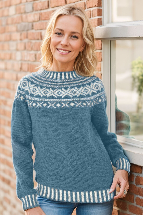 Lys denimblå Troldhaugengenser - DLG 23-001-SU3437