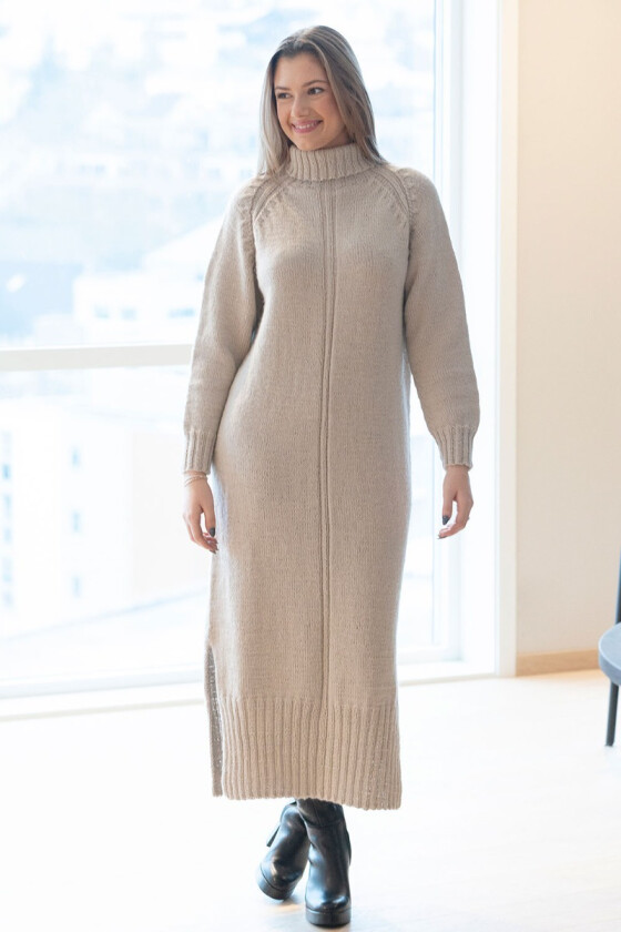 Field lang strikket kjole Elisabeth Asserson - Viking 2307-6
