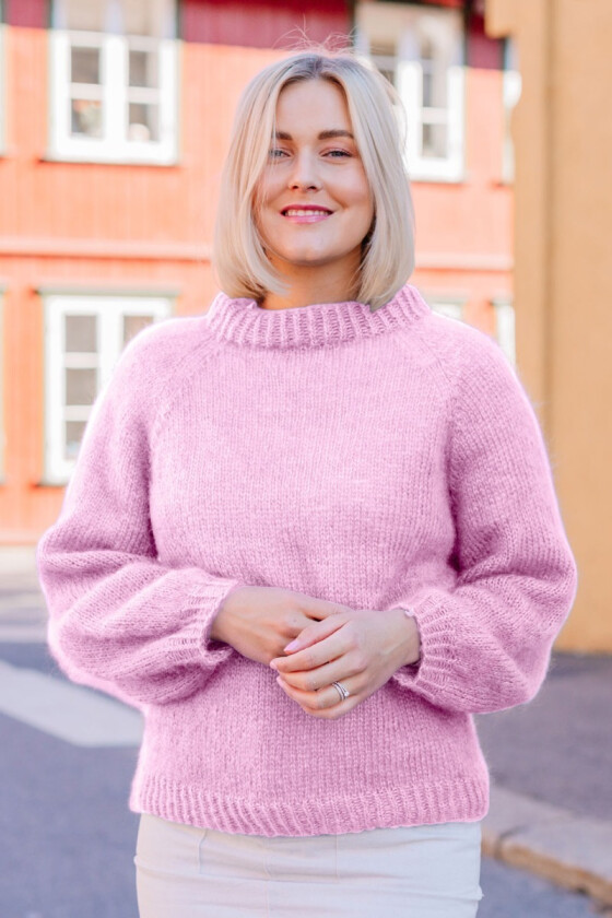 Amalies rosa kosegenser - Strikkia 2020-003