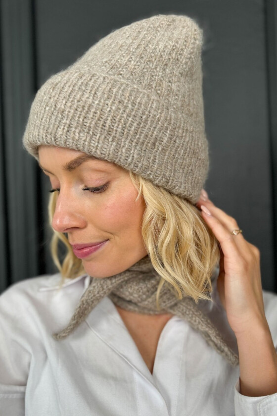 Savannah scarf med lue - Strikkia 2024-039-307