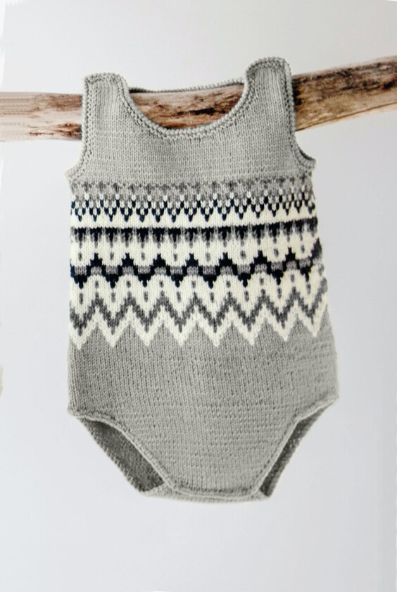 Lofoten strikkebody til baby - DG 319-02
