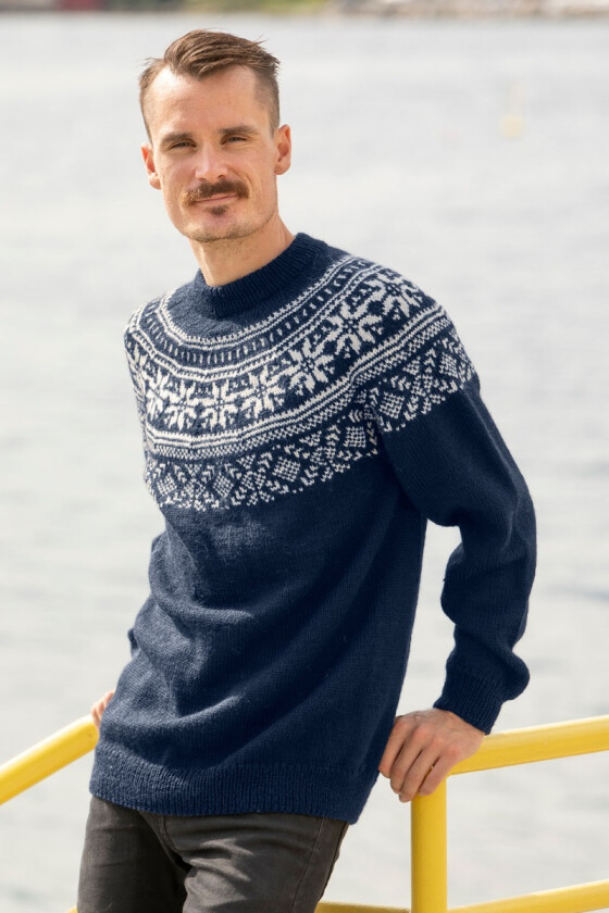 Frost marineblå strikkegenser til herre - Viking 1921-12B