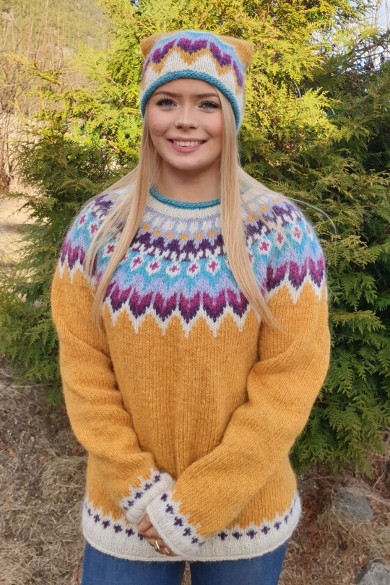 Gul fargerik riddari genser - LL0040
