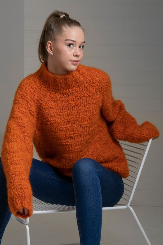 Tia strikkegenser i mohairull med hoy hals - Viking 2201-03