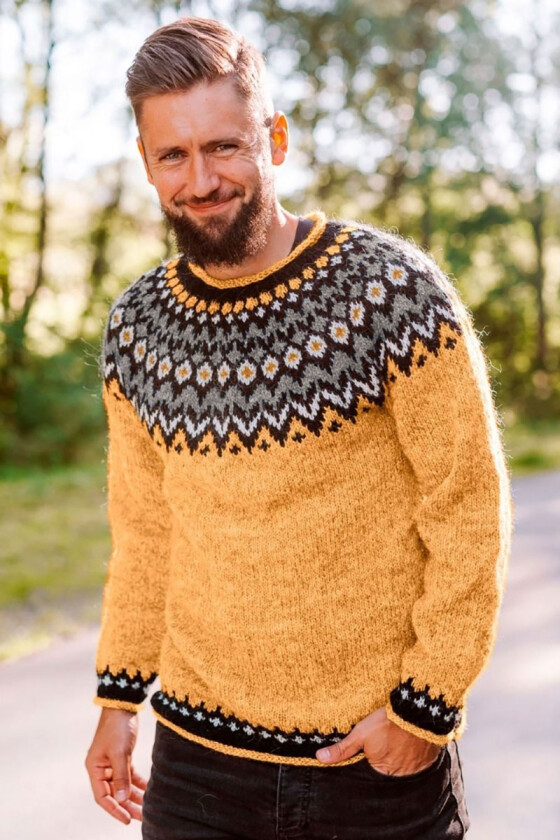 Gul riddari genser med grått mønster og gule prikker - LL0026