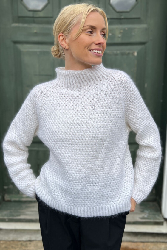 Cozy pearls sweater - Strikkia 2023-023