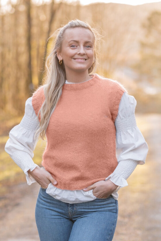 Vivianvesten enkel lys rosa strikket vest - DLG-21-001D