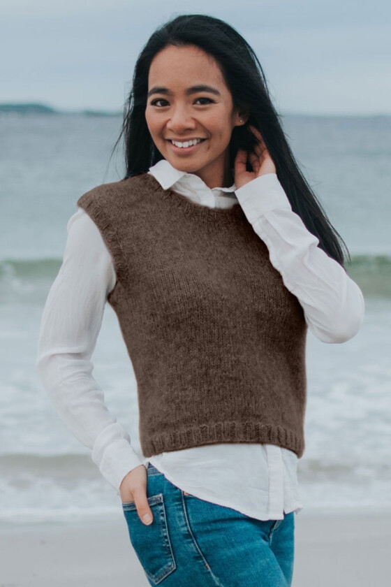 Brun Frida enkel strikkevest - Strikkia 2020-022-308