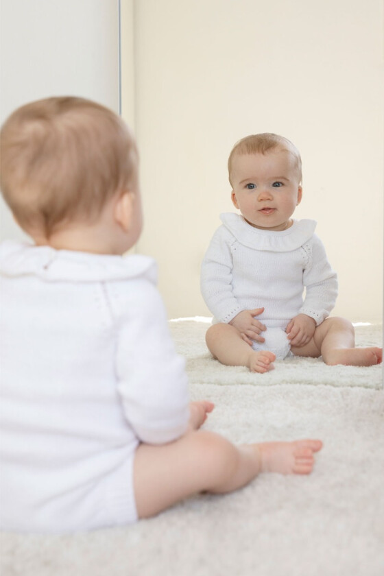 Volang strikket body med krage til baby - Viking 2126-17