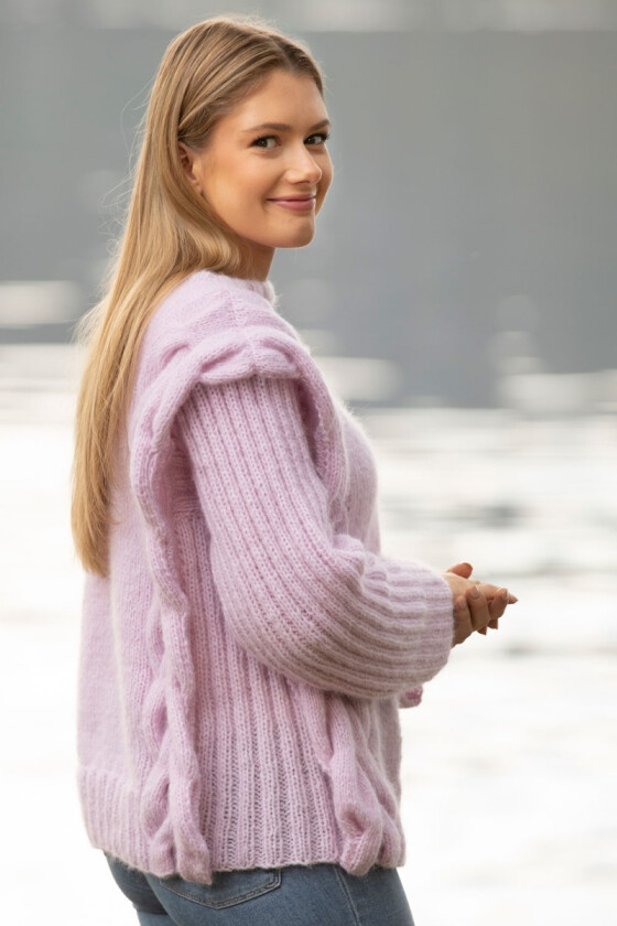 Asserson strikkegenser i rosa Elisabeth S Asserson - Viking 2138-05