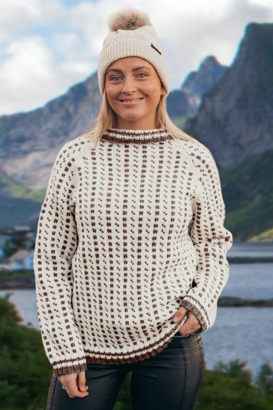 Naturfarget islender med brun mønster - Strikkia 2020-030D