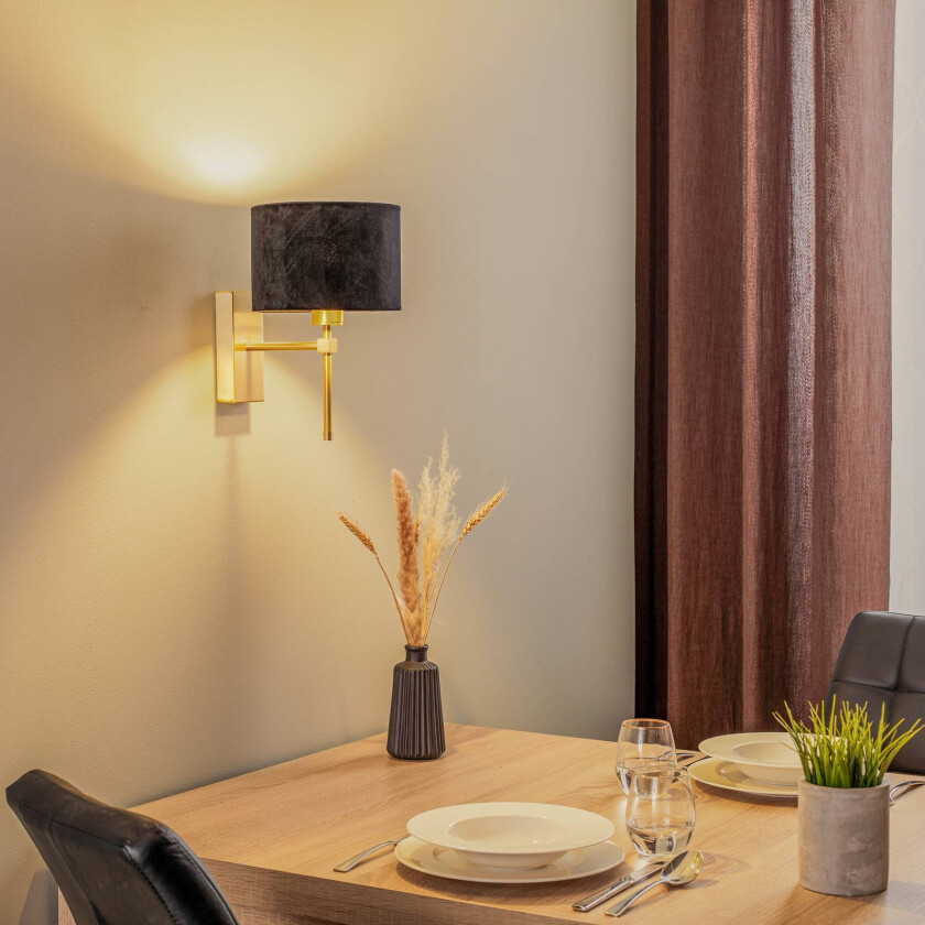 Adin vegglampe, svart/messing, enkel flamme