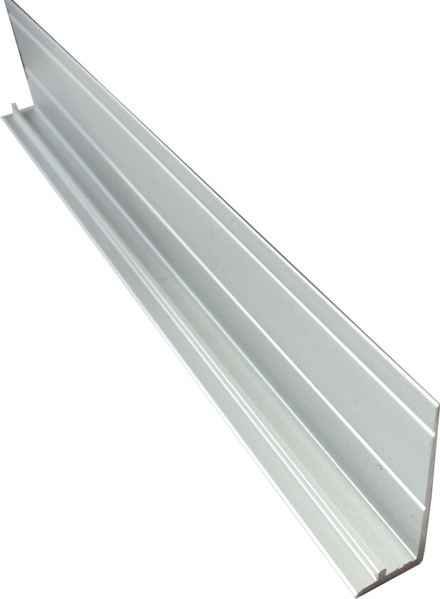 Fibo rettkant sokkelist rettkant sokkelist i aluminium forboret og frest. Lengde 2400 mm.
