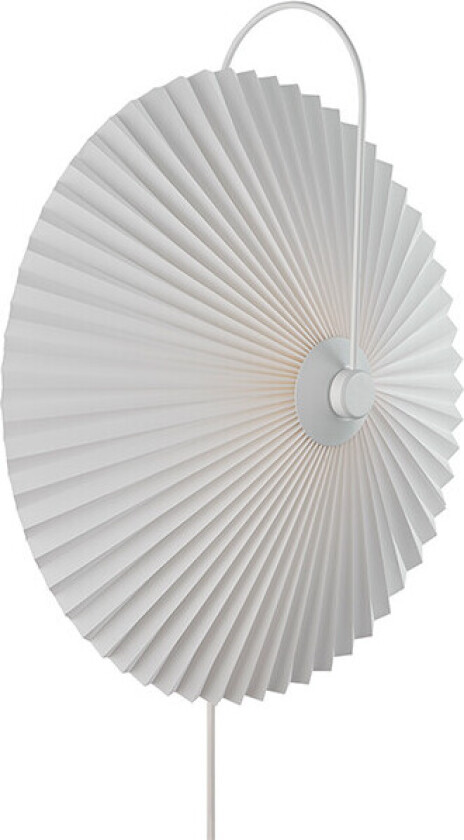 - Nadia Vegglampe White