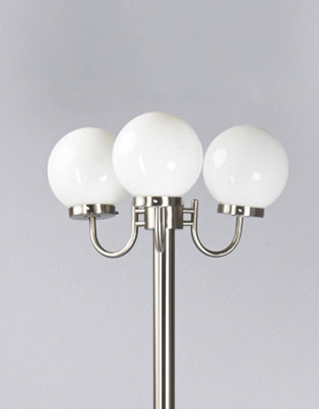 Lyktestolpen Samuel med 3 glasskuler