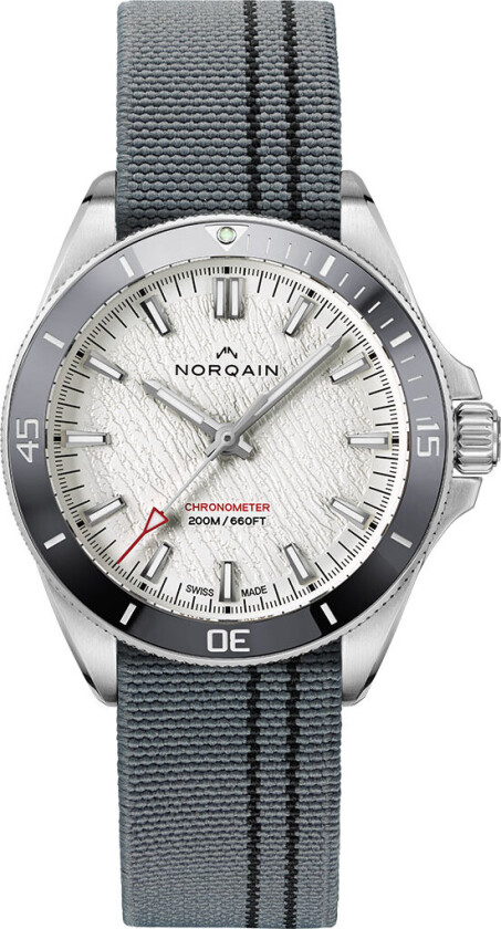 Adventure Neverest 40mm NN1001SC3CA/GL101/15GBF - Automatisk - Sølv - Herreklokker - Stoff - Safir