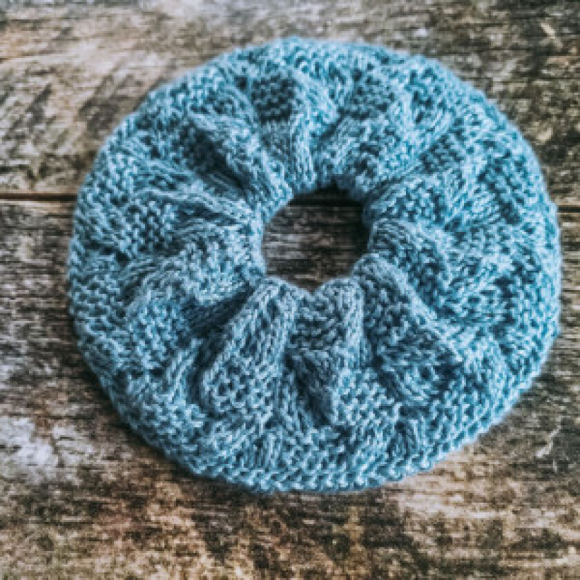 Scrunchie 3 av Rito Krea - Scrunchie Strikkeoppskrift 15cm - Infinity hearts Orchid