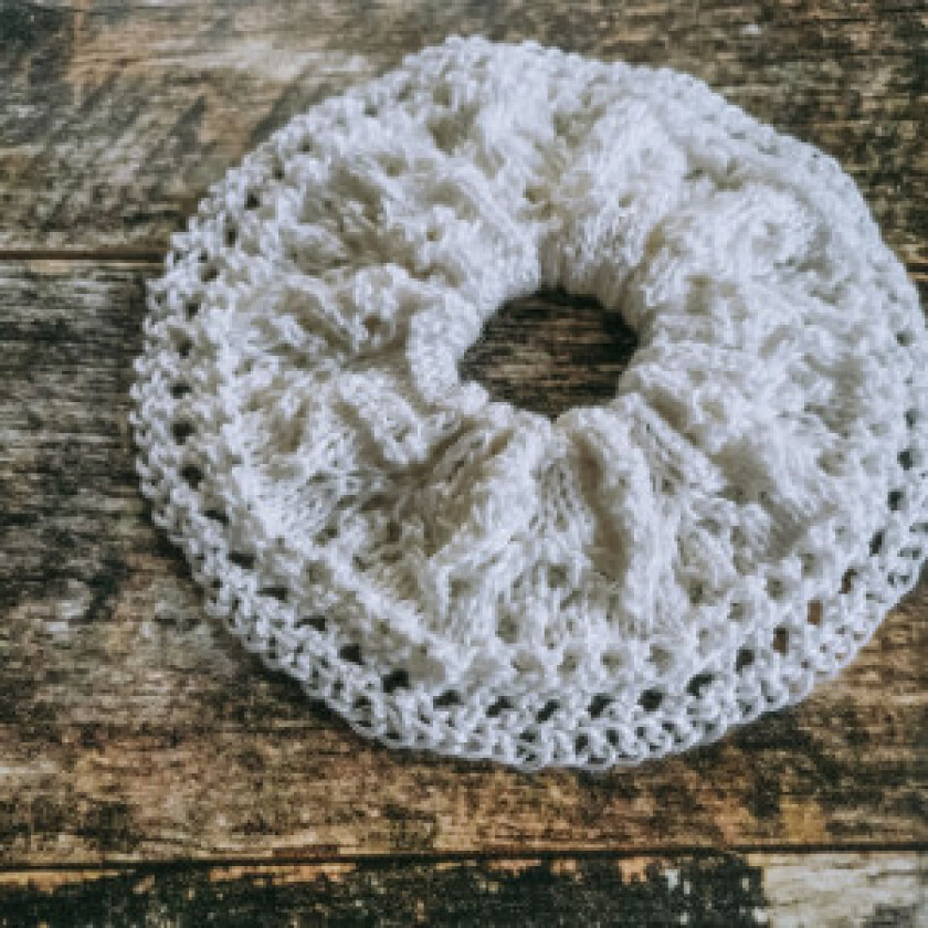 Scrunchie 4 av Rito Krea - Scrunchie Strikkeoppskrift 16cm - Infinity hearts Orchid