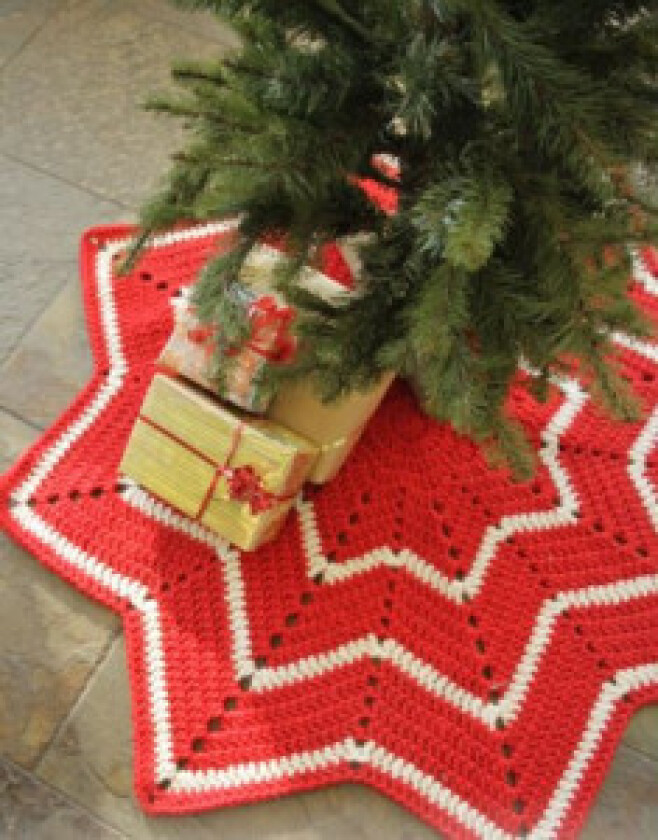 Under the Christmas Tree by DROPS Design - Juletresteppe Hekleoppskrif - Under the Christmas Tree by DROPS Design