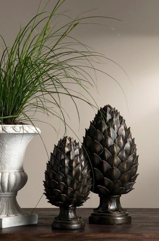 A Lot Dekoration - Dekorasjon Kongle på fot - Gyldenbrun 36 cm