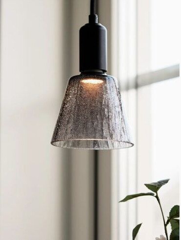 Tilda Oppheng E27, svart/smoky