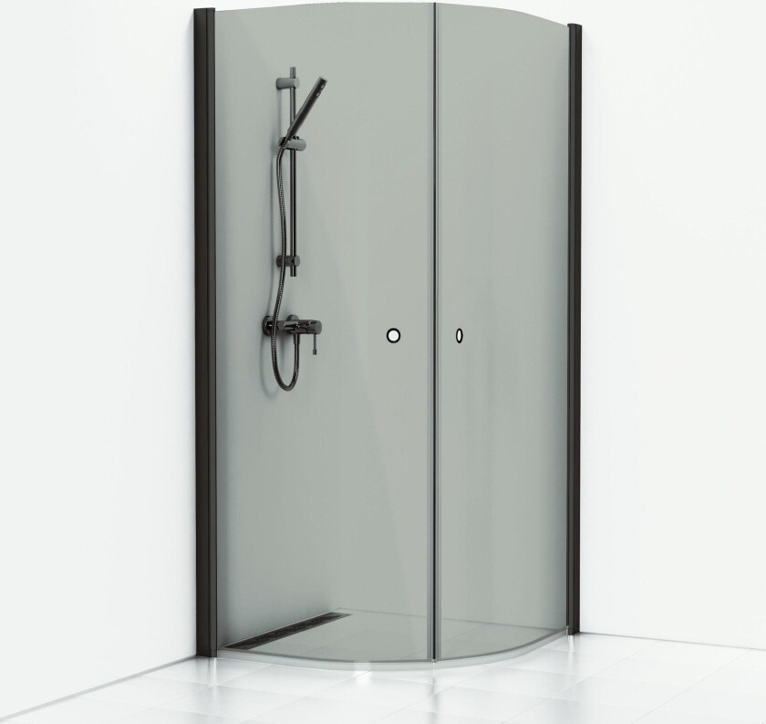 Skoga buet dusjhjørne 80 x 80 cm, røykfarget glass/matt sort, m/hullgrep