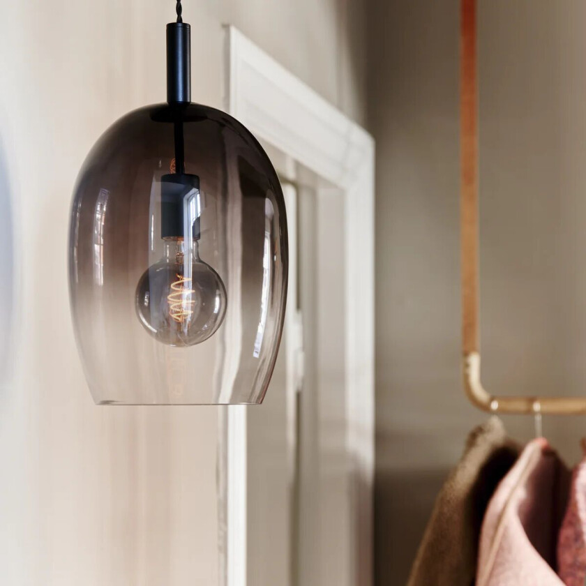 Uma 18 takpendel Svart/røykfarget