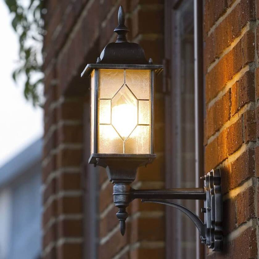 KONSTSMIDE Vegglampe Milano oppover svart og sølv