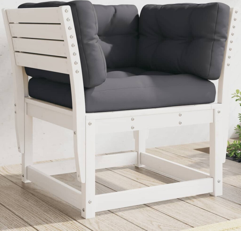 Hagesofa med armlener og puter hvit heltre furu