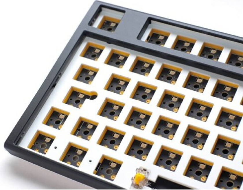 One 3 Tkl Classic Rgb - Barebone Iso