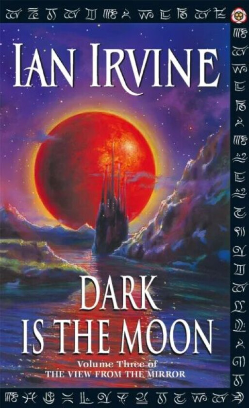 Dark Is The Moon av Ian Irvine