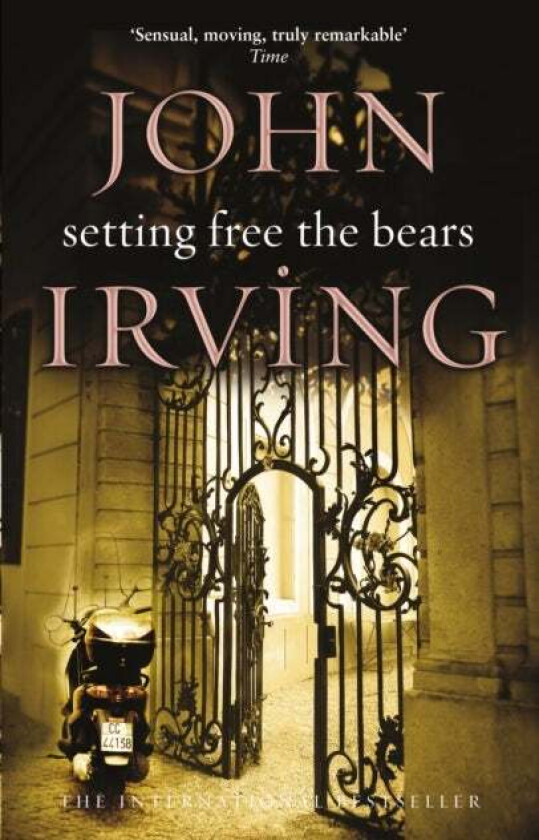 Setting Free The Bears av John Irving