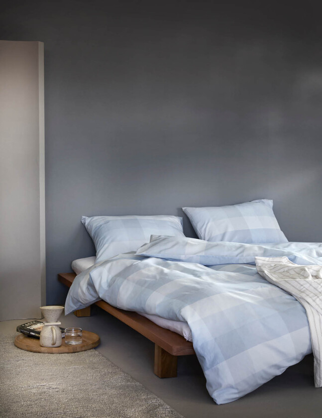 Elen sengesett tåkeblå