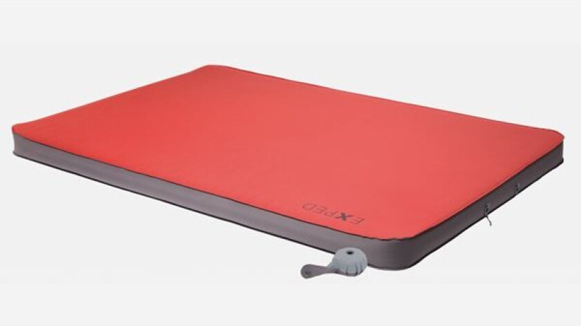 Megamat Duo 10 LW+ Long Wide, Ruby Red