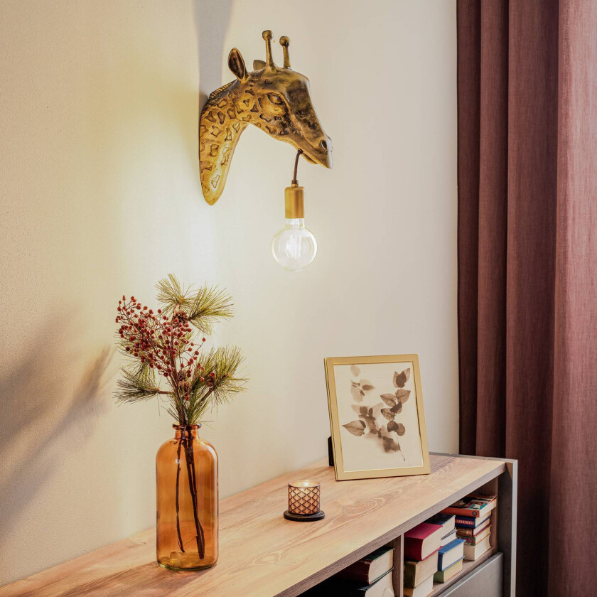 Nirvathia vegglampe giraff metall