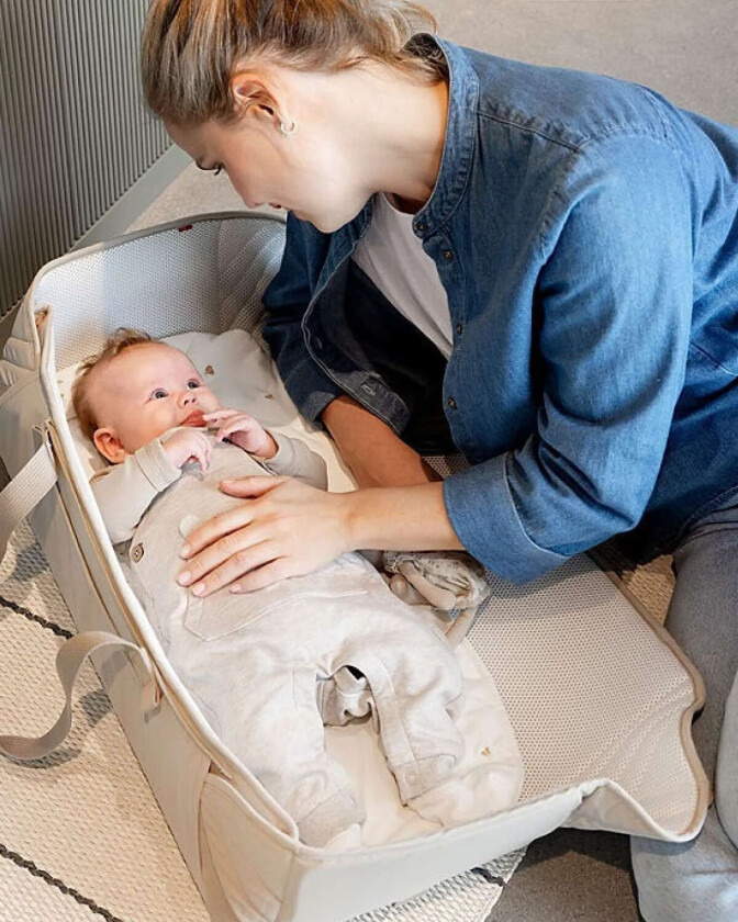 Carry Me Babylift, Sand Cream