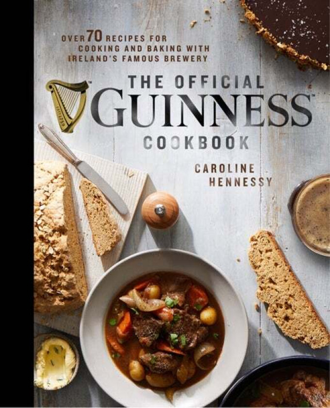 The Official Guinness Cookbook av Caroline Hennessy