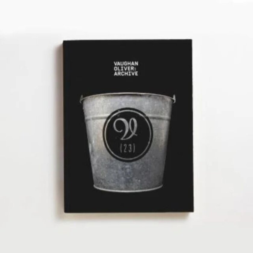 Vaughan Oliver Archive av Tony Brook, Adrian Shaughnessy