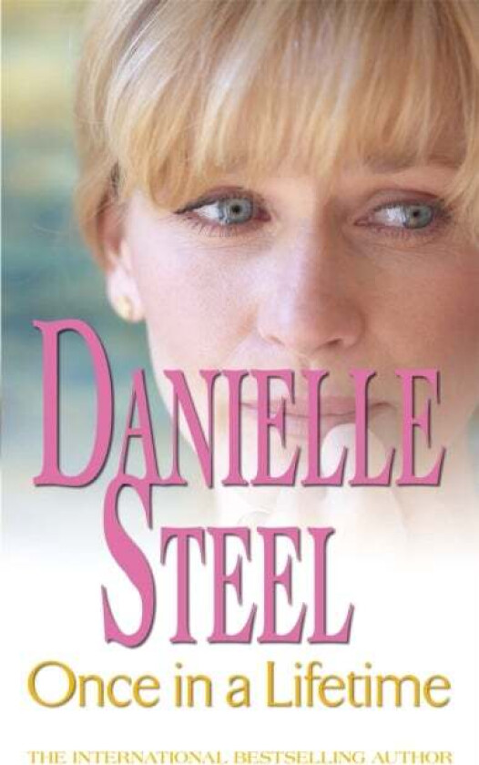 Once In A Lifetime av Danielle Steel