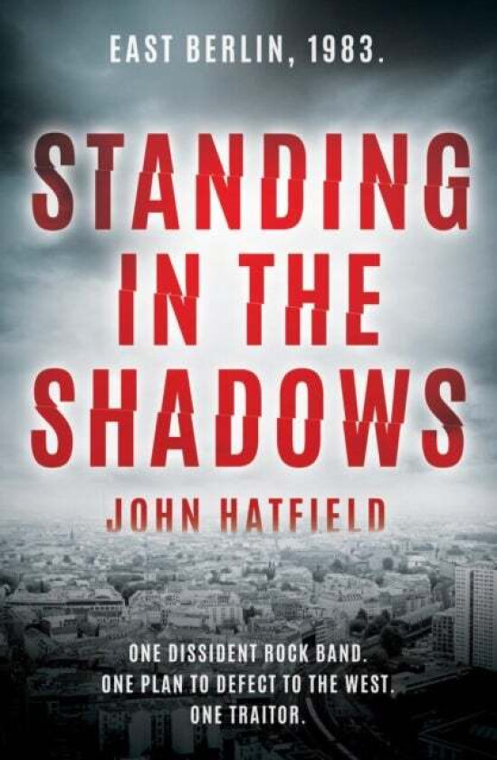 Standing in the Shadows av John Hatfield