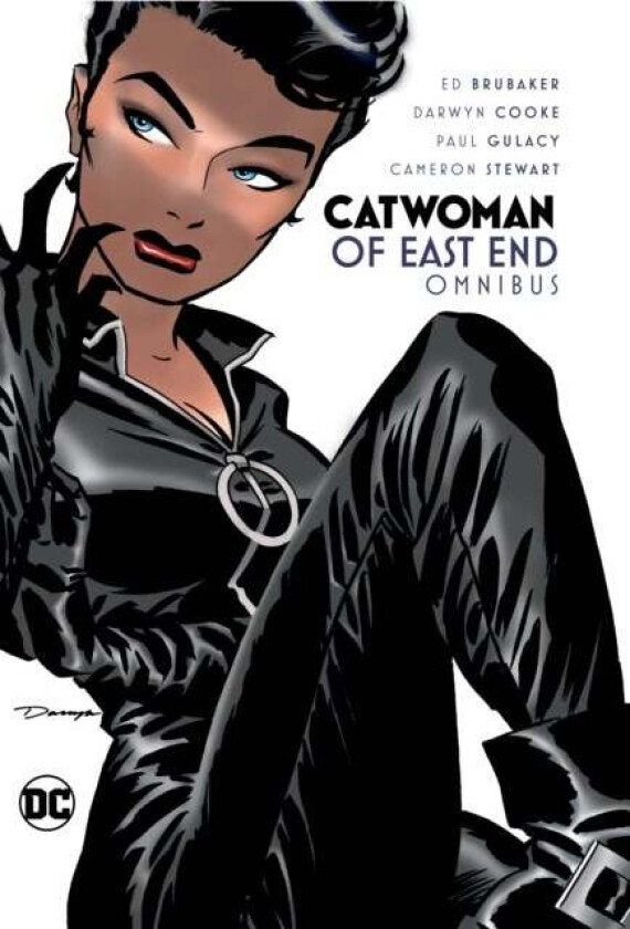 Catwoman of East End Omnibus av Ed Brubaker, Darwyn Cooke