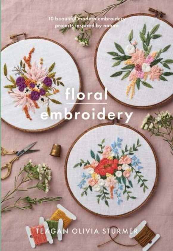 Floral Embroidery av Teagan Sturmer