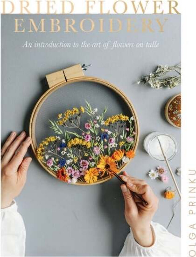 Dried Flower Embroidery av Olga Prinku