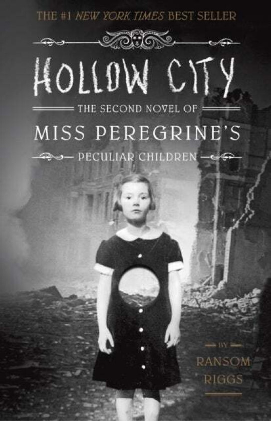 Hollow city av Ransom Riggs