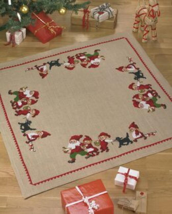 Broderisett Jute Juletreteppe Nissefamilie 120x120cm