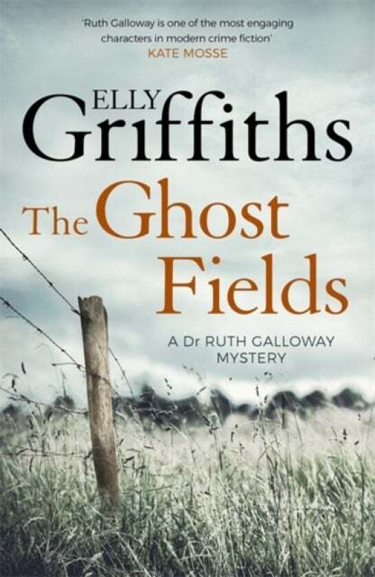 The Ghost Fields av Elly Griffiths