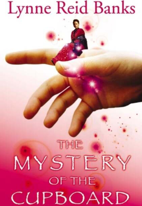 The Mystery of the Cupboard av Lynne Reid Banks