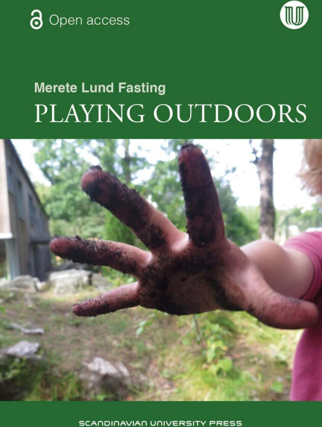 Playing outdoors av Merete Lund Fasting