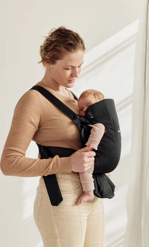 Babybjorn Baby Carrier Mini 3d Mesh - En Liten Bæresele For En Nyfødt Svart